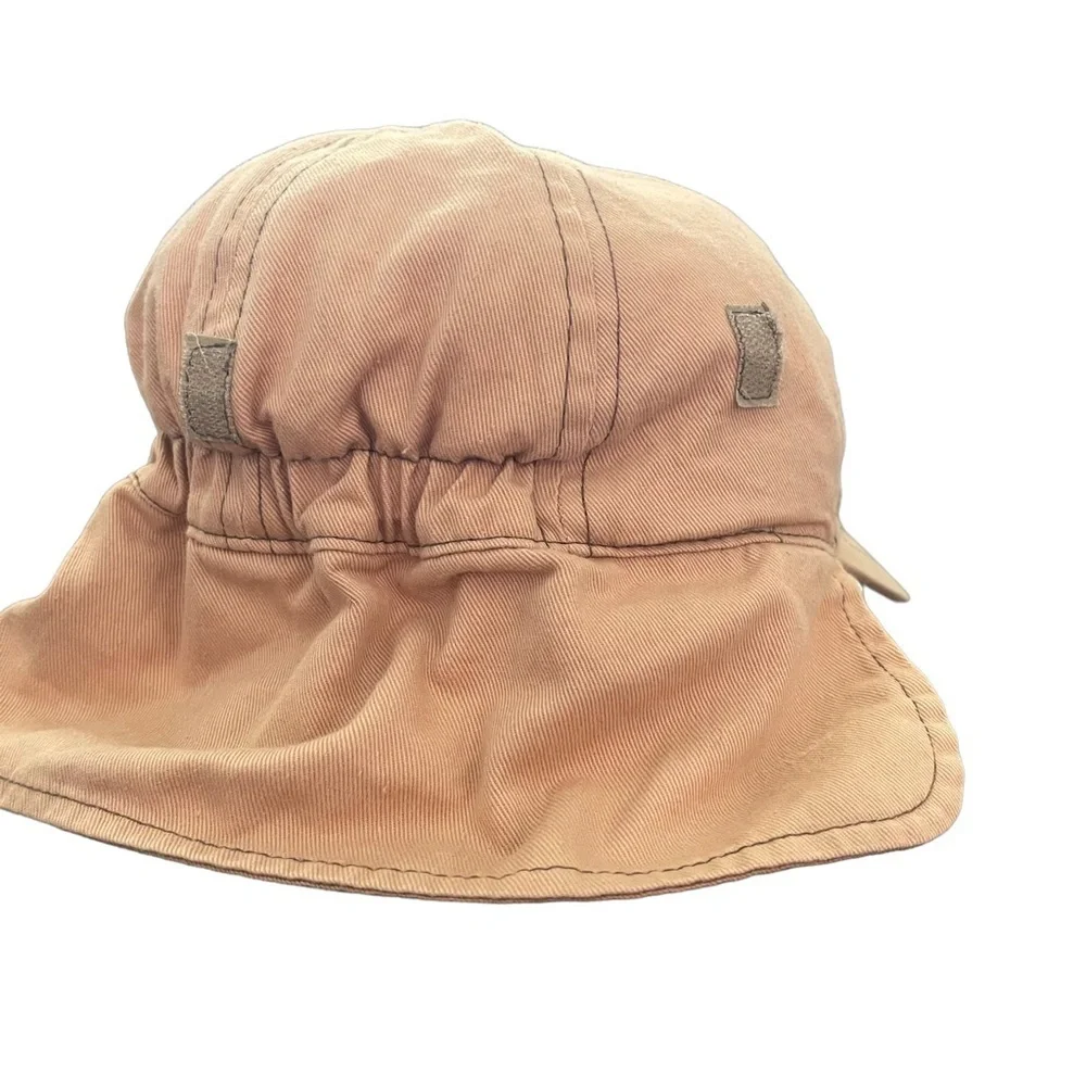 Vtg Disney Winnie The Pooh “ Pooh’s Adventure “ Sun Cap Velcro Neck Coverage